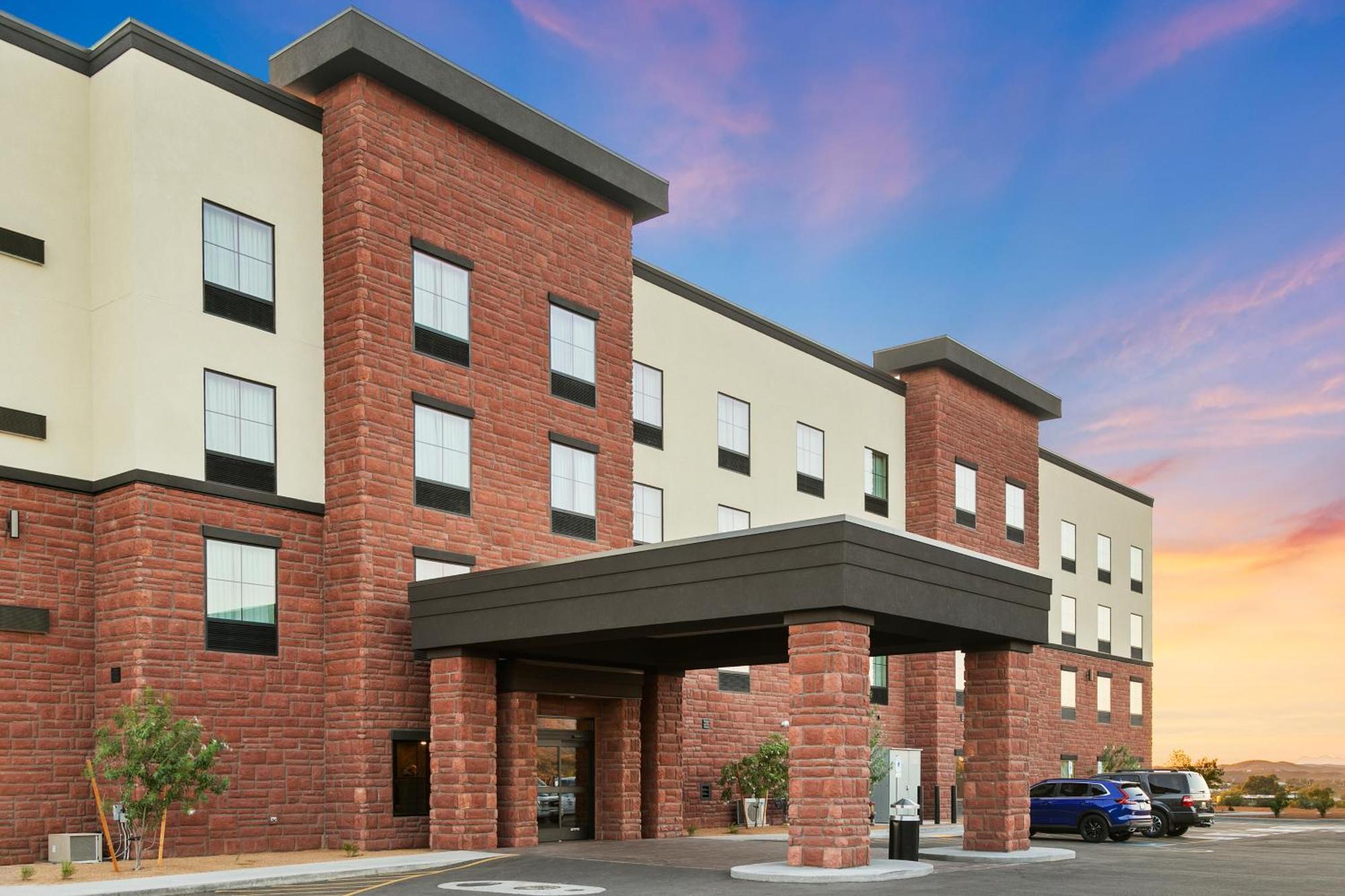 Cobblestone Hotel & Suites - 위큰버그 외부 사진